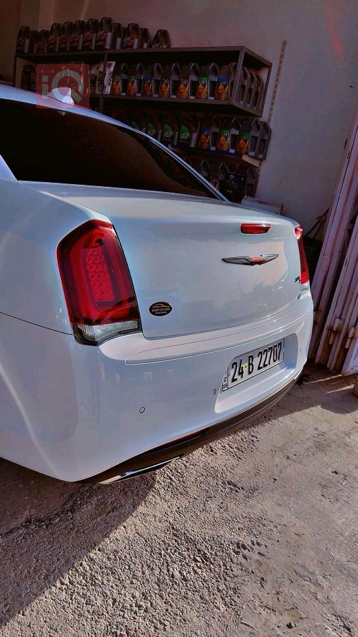 کرایسلەر 300